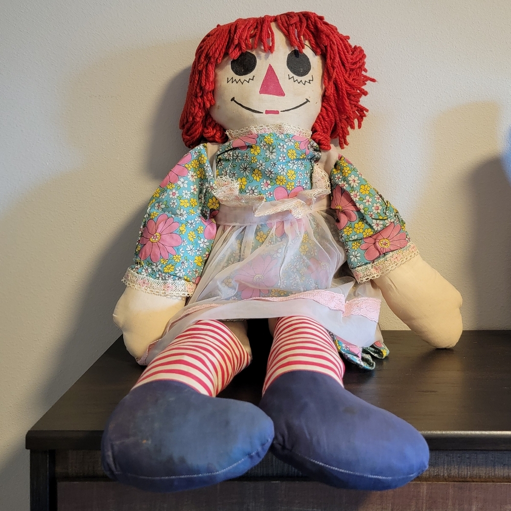Large Raggedy Ann doll - Picture 1 of 8